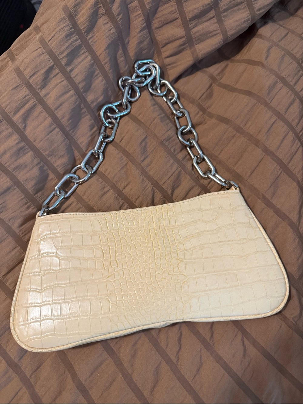 Cream Croc-Embossed Shoulder Bag with Silver Chain